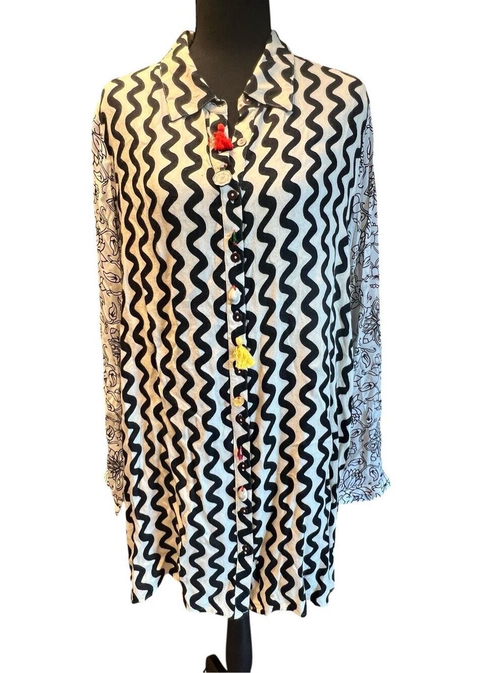 Soft Surroundings Blouse XL Long Tunic Decorative Mixed Button Front black white